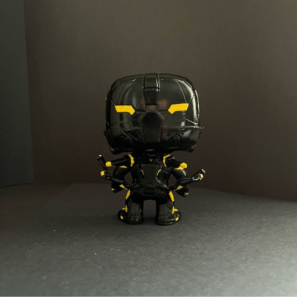 Funko Pop Marvel YellowJacket - Picture 3 of 5